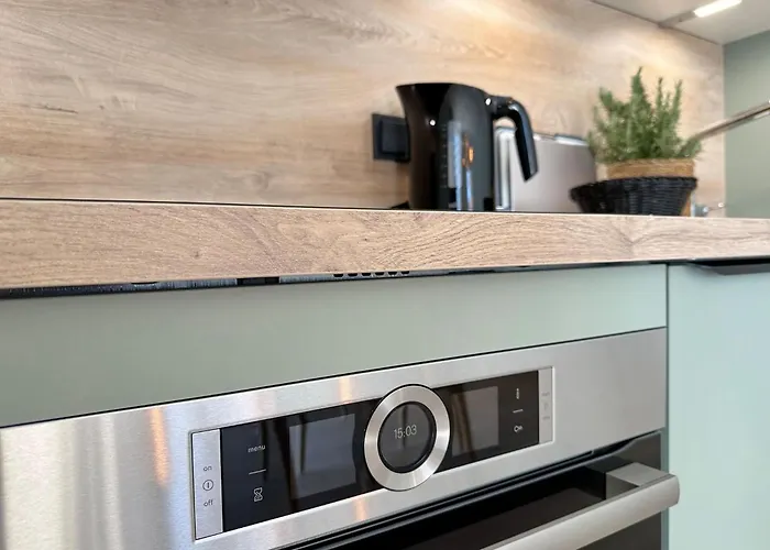 Ebbe Flut, Whg 7 Lägenhet